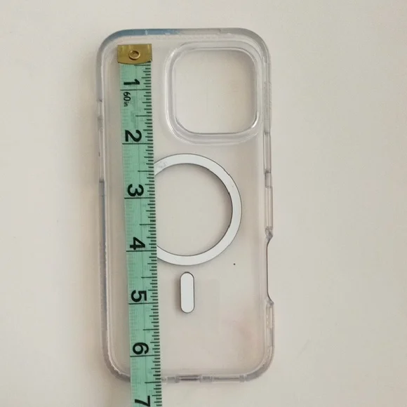Transparent MagSafe-Compatible Phone Case - Picture 4 of 6